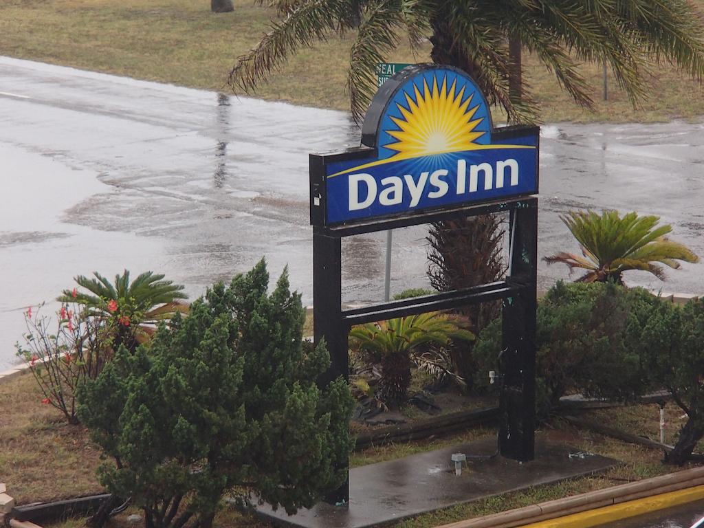 Days Inn By Wyndham Corpus Christi Beach Eksteriør billede